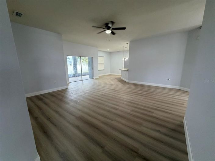 Image No.6-Propriété de 4 chambres à vendre à Davenport