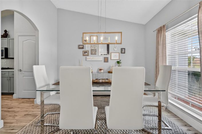 Image No.5-Propriété de 4 chambres à vendre à Davenport