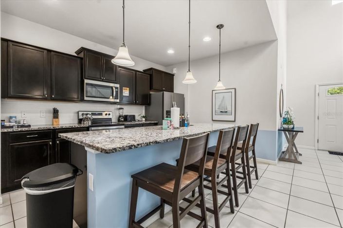 Image No.2-6 Bed Property for sale