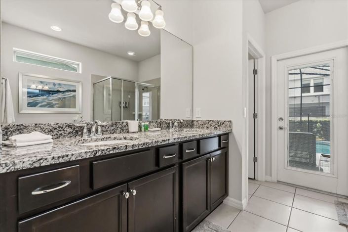 Image No.28-6 Bed Property for sale