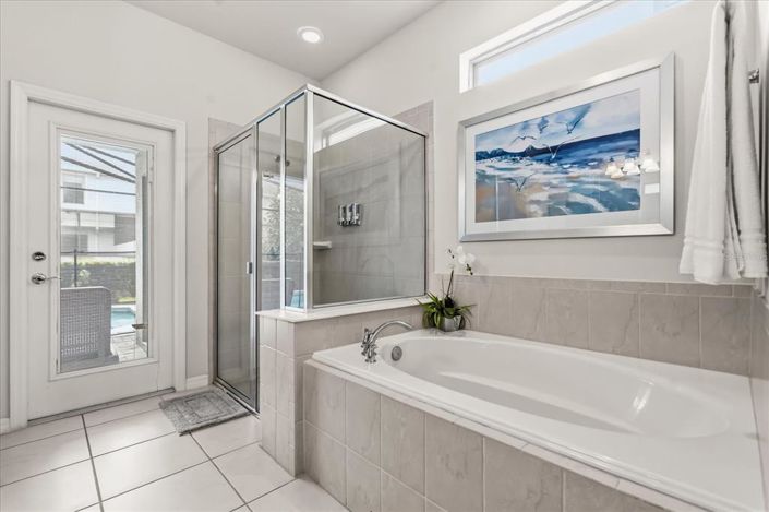 Image No.30-6 Bed Property for sale