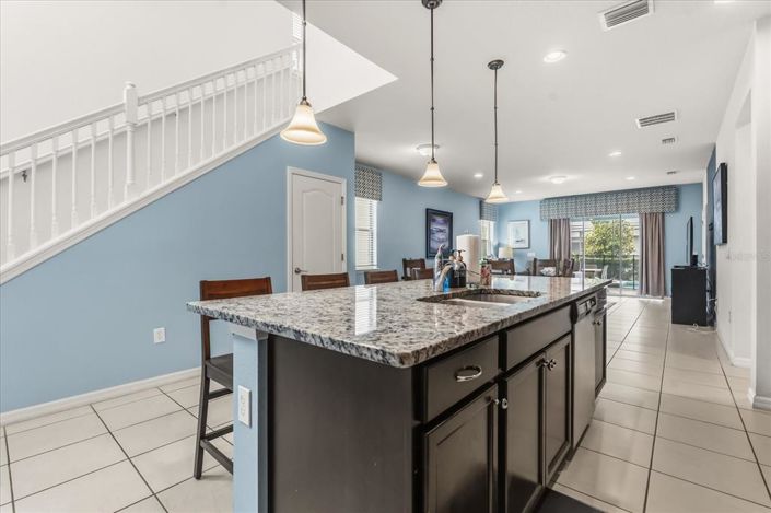 Image No.7-6 Bed Property for sale