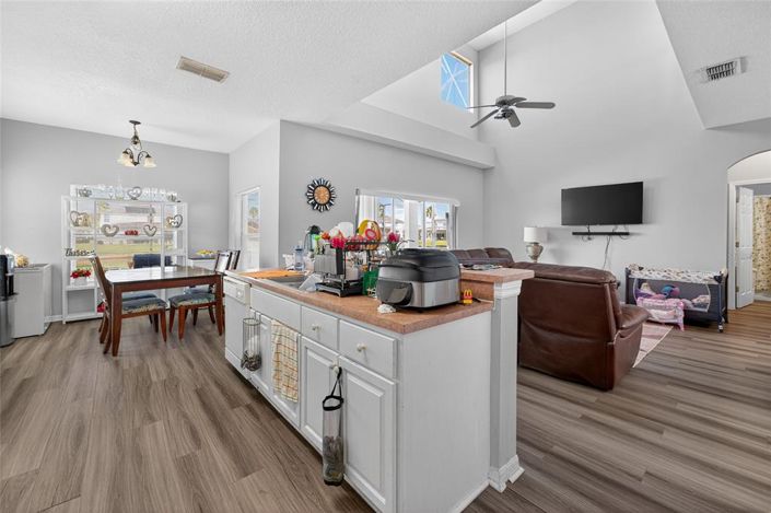 Image No.9-Propriété de 5 chambres à vendre à Kissimmee