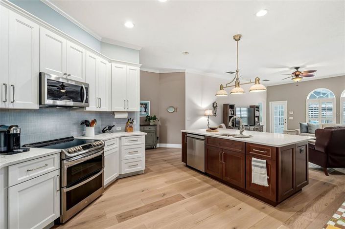 Image No.10-3 Bed Property for sale