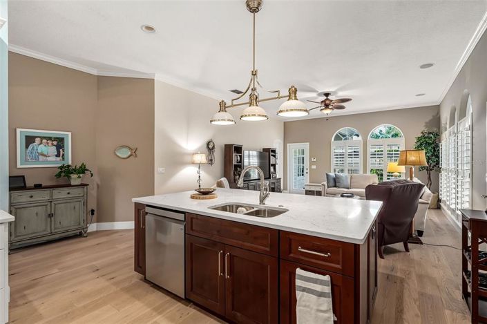 Image No.12-3 Bed Property for sale