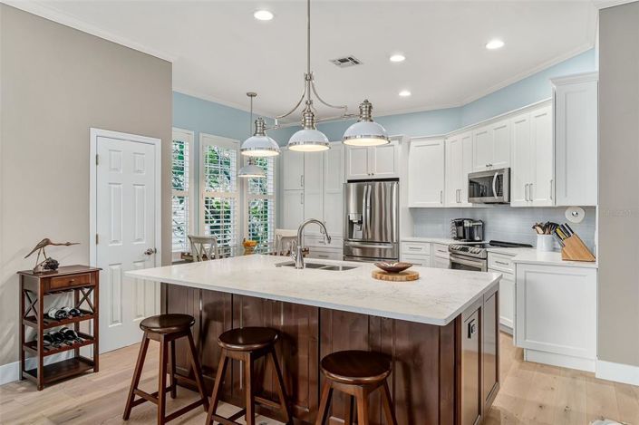 Image No.13-3 Bed Property for sale