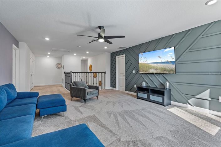 Image No.17-7 Bed Property for sale