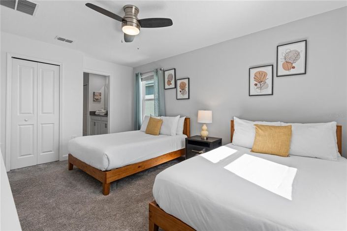 Image No.24-7 Bed Property for sale