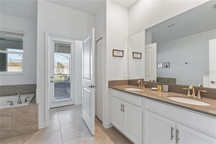 Image No.31-7 Bed Property for sale