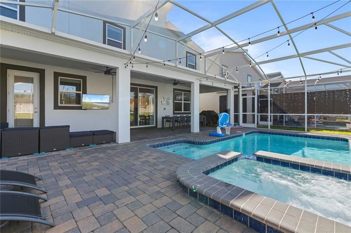 Image No.35-7 Bed Property for sale