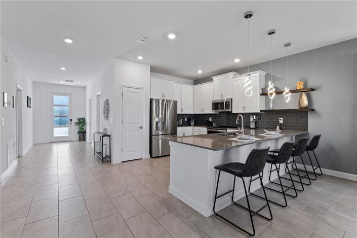 Image No.5-7 Bed Property for sale