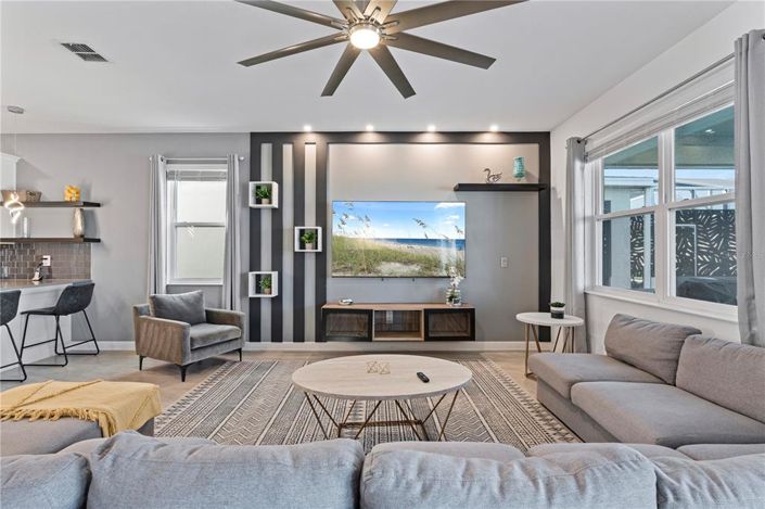 Image No.9-7 Bed Property for sale