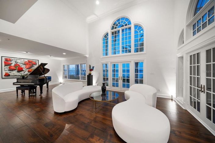 Image No.11-4 Bed Property for sale