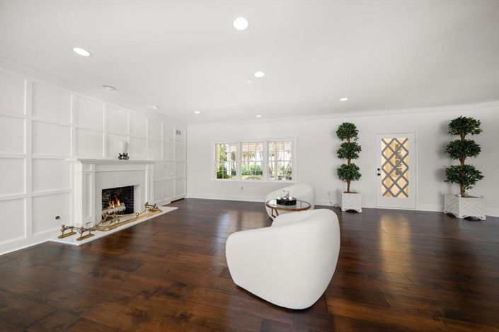 Image No.12-4 Bed Property for sale