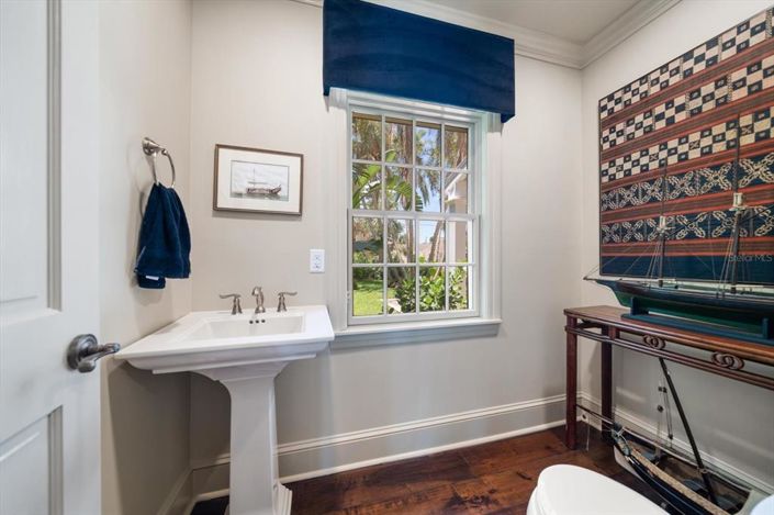 Image No.19-4 Bed Property for sale