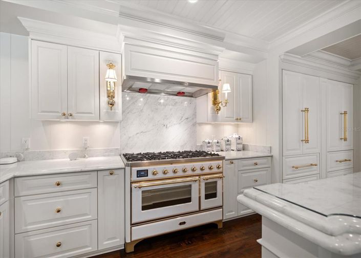 Image No.23-4 Bed Property for sale