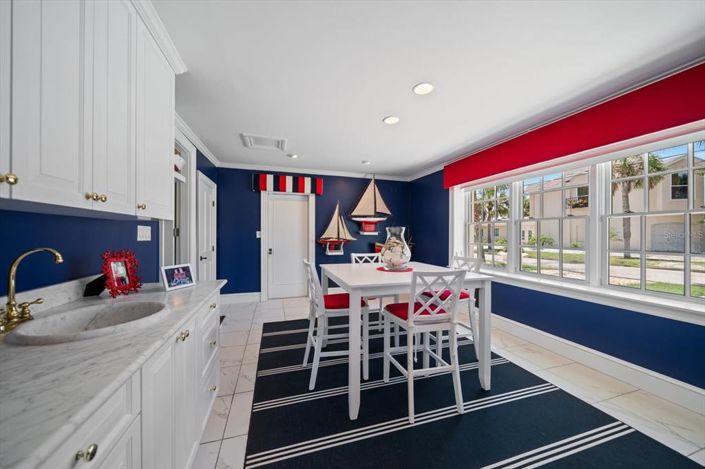 Image No.32-4 Bed Property for sale