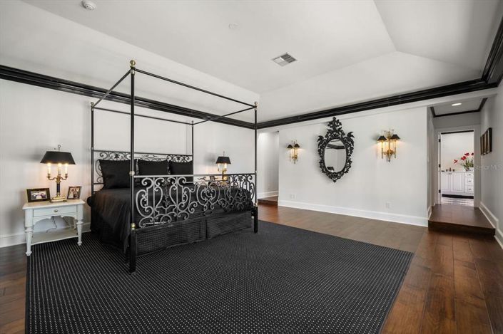 Image No.36-4 Bed Property for sale