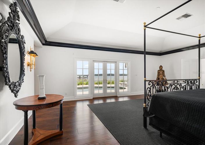 Image No.38-4 Bed Property for sale