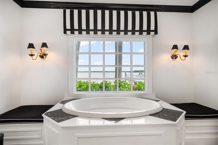 Image No.40-4 Bed Property for sale