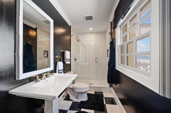 Image No.57-4 Bed Property for sale