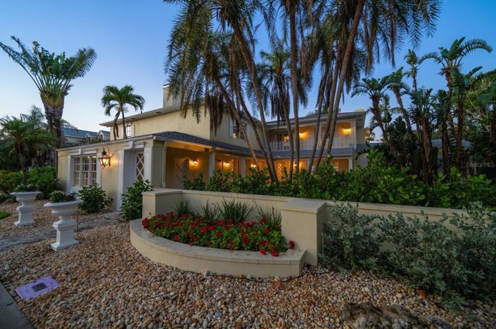 Image No.72-4 Bed Property for sale