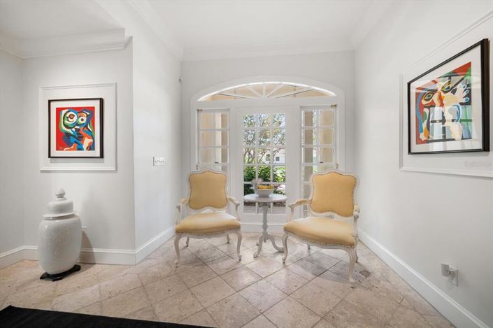 Image No.8-4 Bed Property for sale