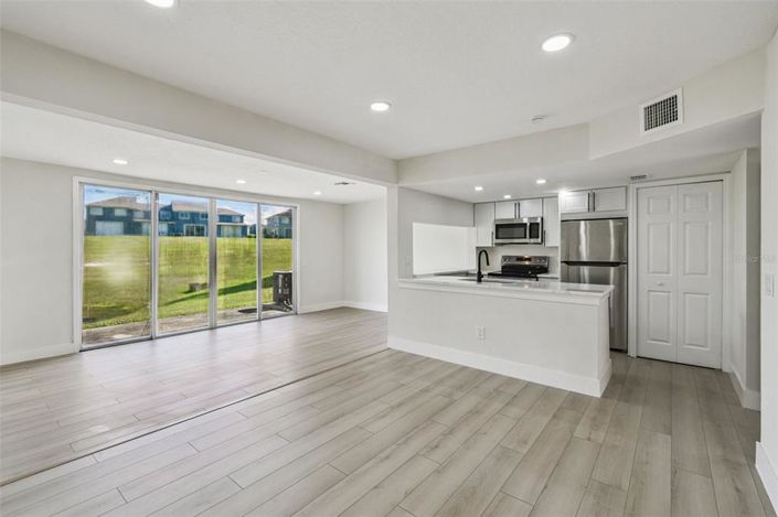 Image No.3-4 Bed Townhouse for sale