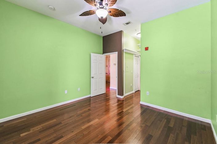 Image No.11-1 Bed Property for sale