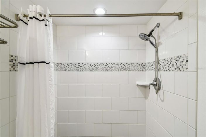 Image No.30-2 Bed Property for sale