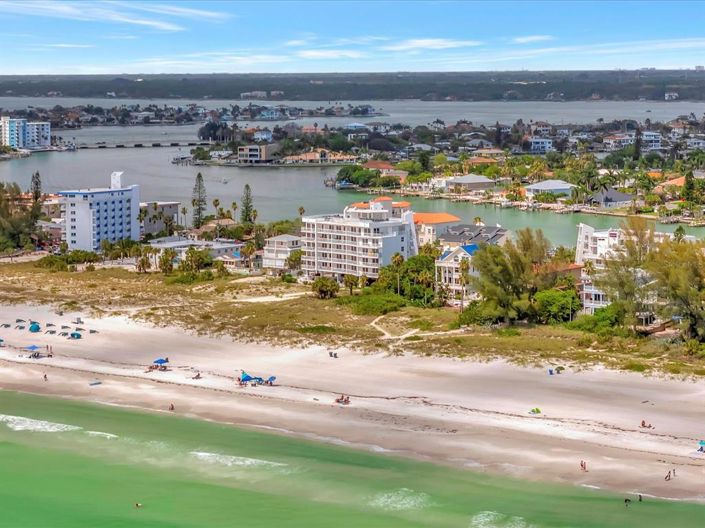 Image No.6-2 Bed Property for sale