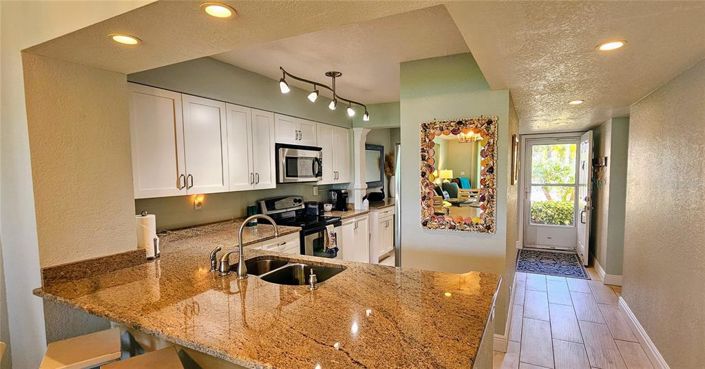 Image No.10-2 Bed Property for sale