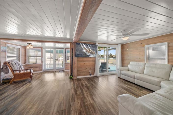 Image No.5-3 Bed Property for sale