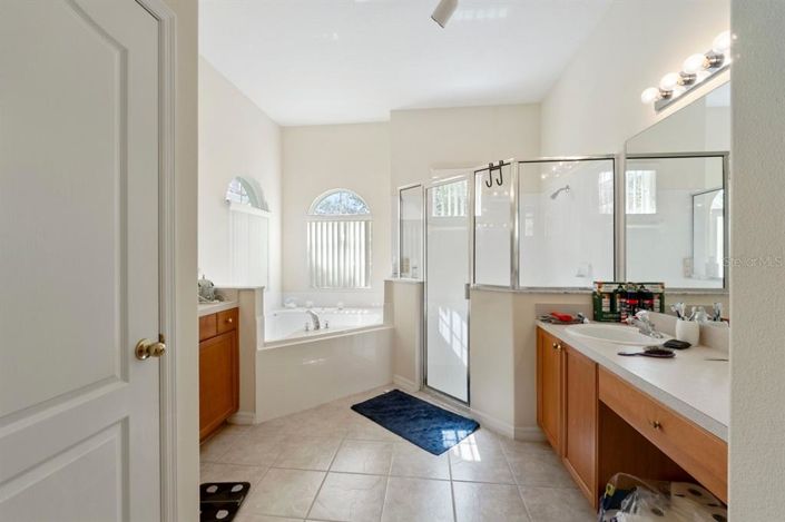 Image No.17-4 Bed Property for sale