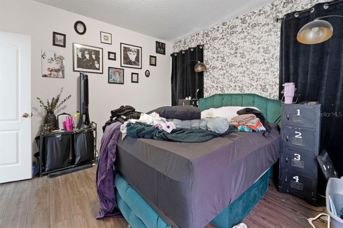 Image No.25-4 Bed Property for sale