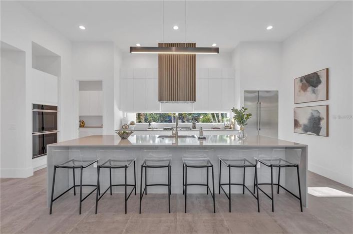 Image No.28-4 Bed Property for sale