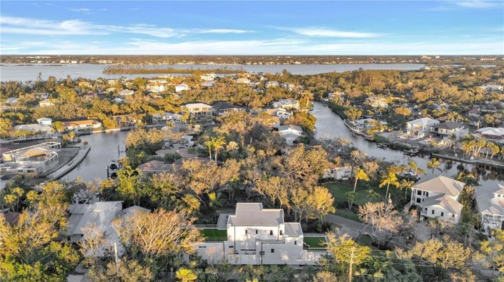 Image No.3-4 Bed Property for sale