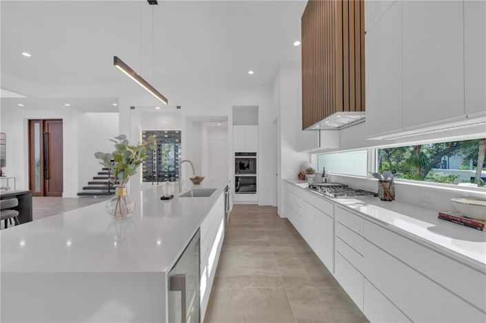 Image No.31-4 Bed Property for sale