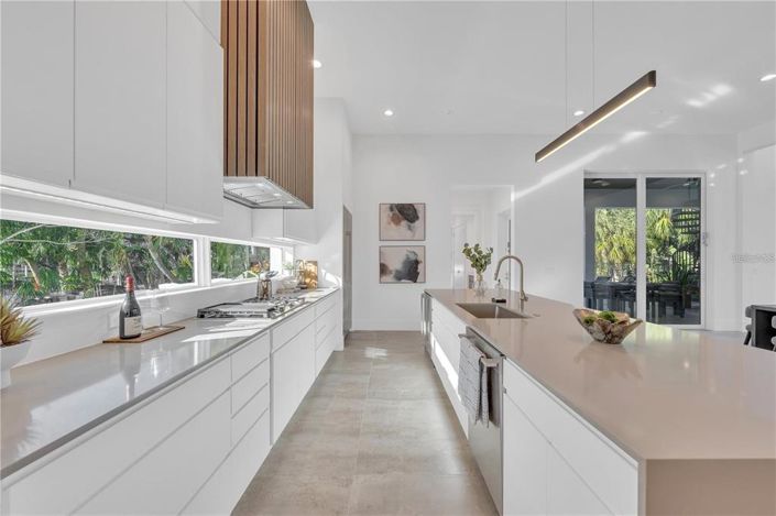 Image No.35-4 Bed Property for sale