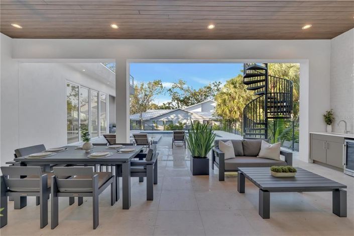 Image No.57-4 Bed Property for sale