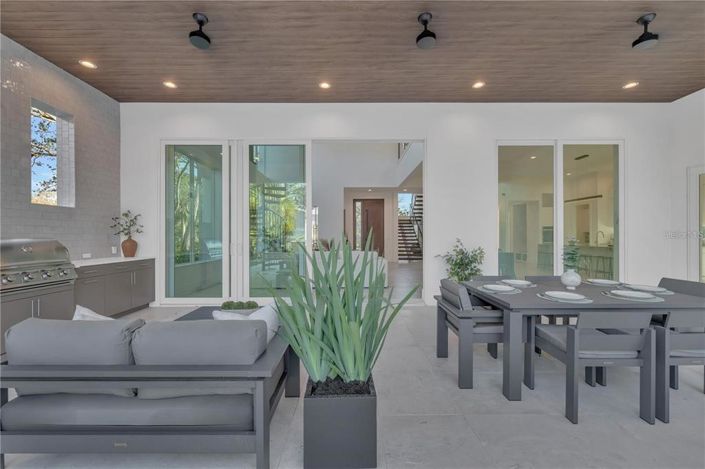 Image No.62-4 Bed Property for sale