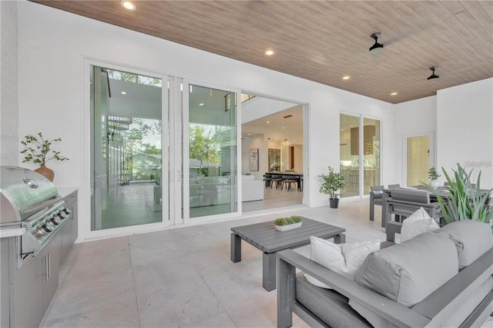 Image No.63-4 Bed Property for sale