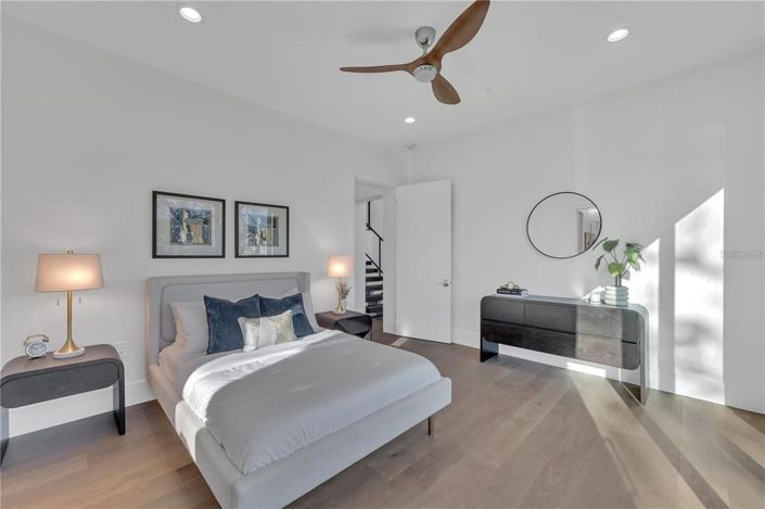 Image No.65-4 Bed Property for sale