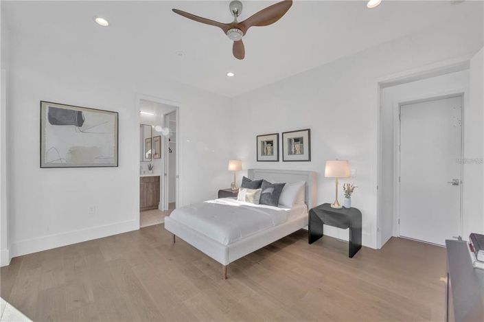 Image No.67-4 Bed Property for sale