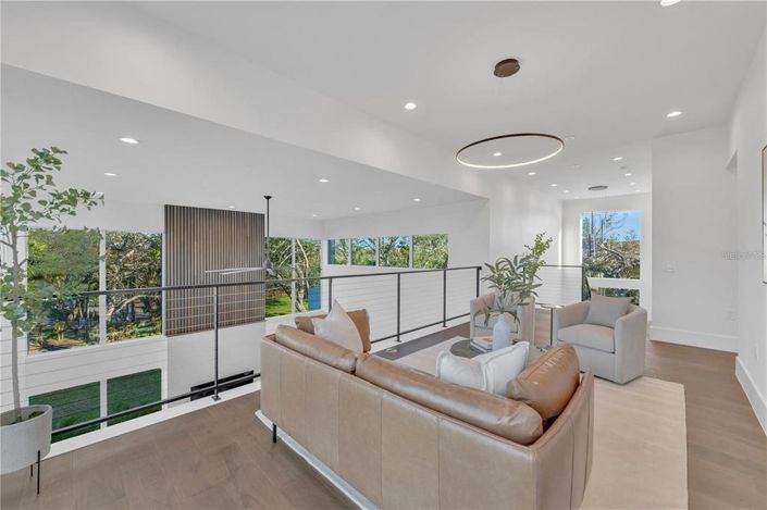 Image No.75-4 Bed Property for sale