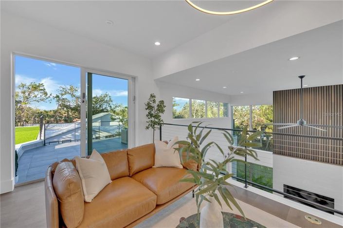 Image No.76-4 Bed Property for sale