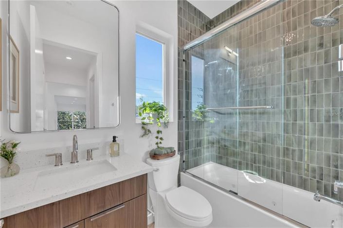 Image No.80-4 Bed Property for sale