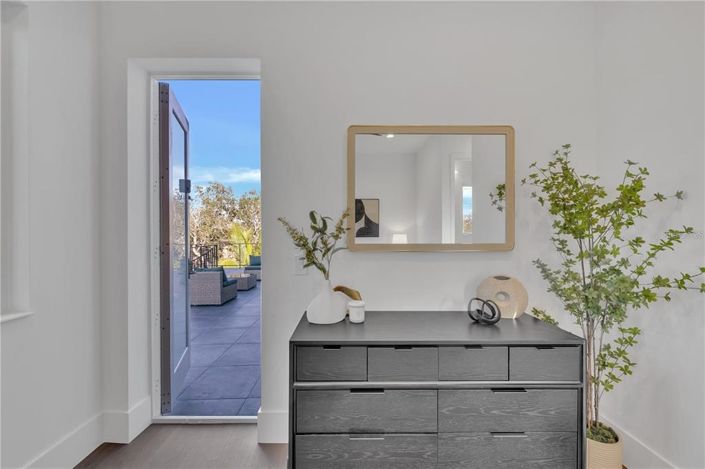 Image No.90-4 Bed Property for sale