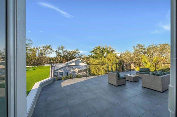 Image No.91-4 Bed Property for sale