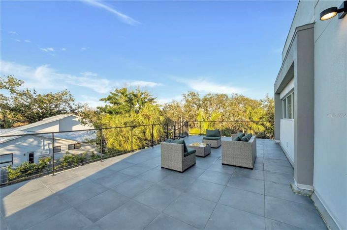 Image No.93-4 Bed Property for sale